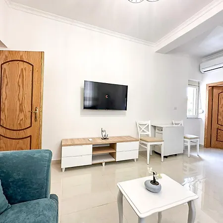 Turquoise 2br * Tirana