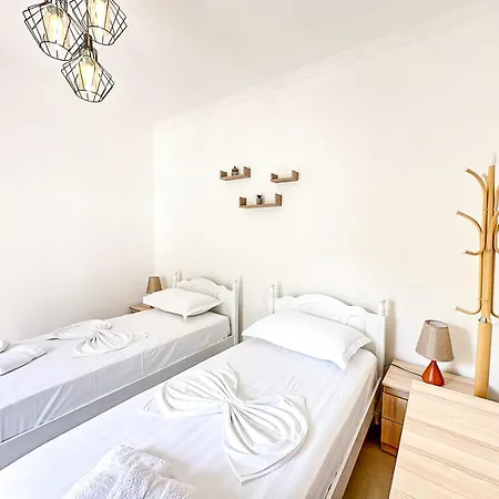 Turquoise 2br Apartment Tirana