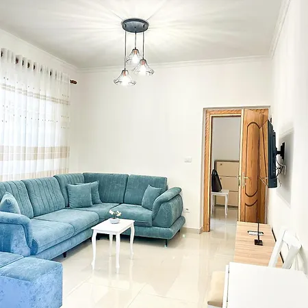 Turquoise 2br Lägenhet *