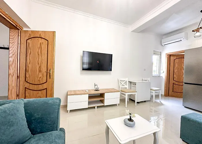 Turquoise 2br * Tirana
